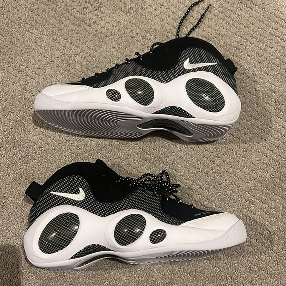 Brand New Sz 10 Air Zoom Flight ‘95 Metallic Silver 2015 No Box. Vintage